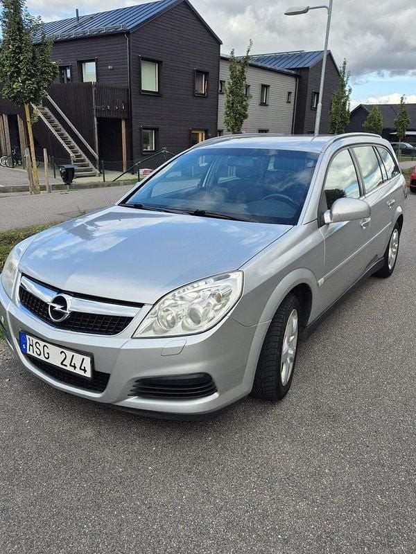 Grå Begagnad 2008 Opel Vectra Kombi | 27 000 kr (Lite dyr) - Bild 1/4
