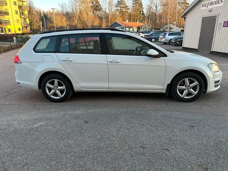 Begagnad VW Golf VII 105 HK (77 kW) 2014 Kombi