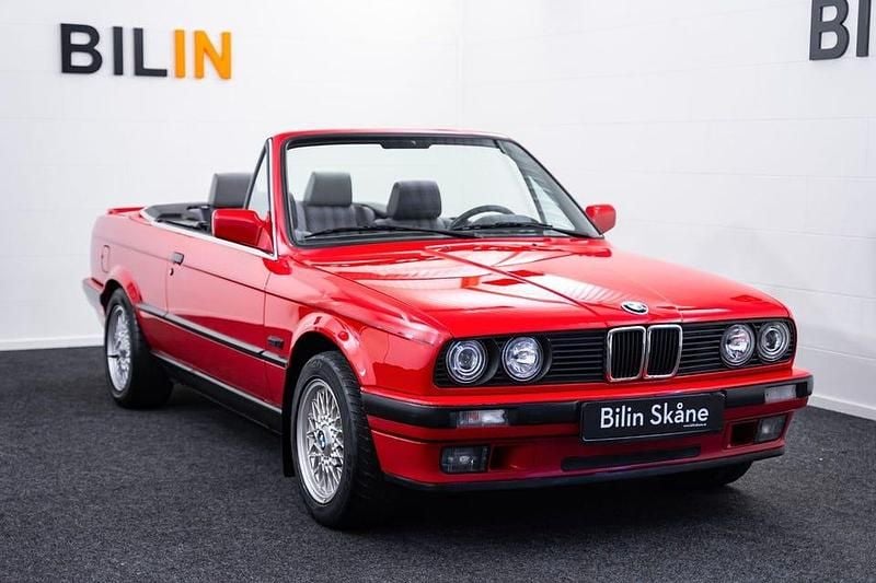 Röd Begagnad 1991 BMW 318 Cabriolet Cab | 99 900 kr - Bild 1/4
