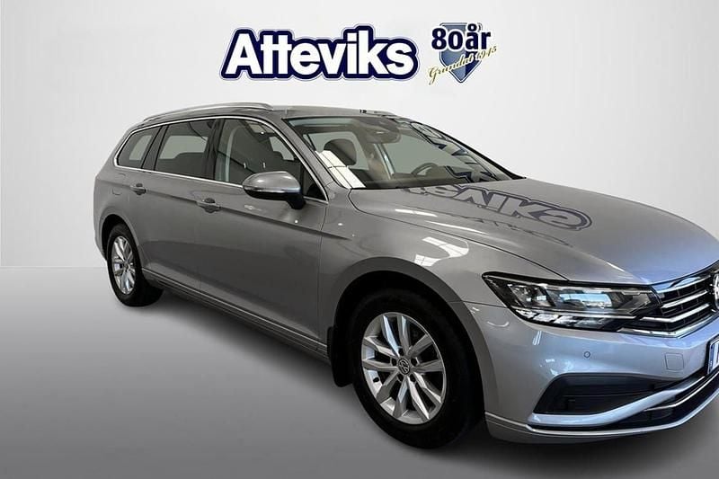 Silver Begagnad 2020 VW Passat Business Kombi | 239 000 kr (Marknadspris) - Bild 1/4