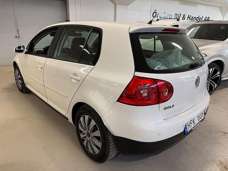 Begagnad VW Golf VI 102 HK (75 kW) 2008 Vit Halvkombi