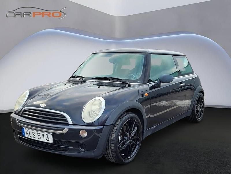 Svart Begagnad 2004 Mini ONE Salt Halvkombi | 29 900 kr (Bra pris) - Bild 1/4