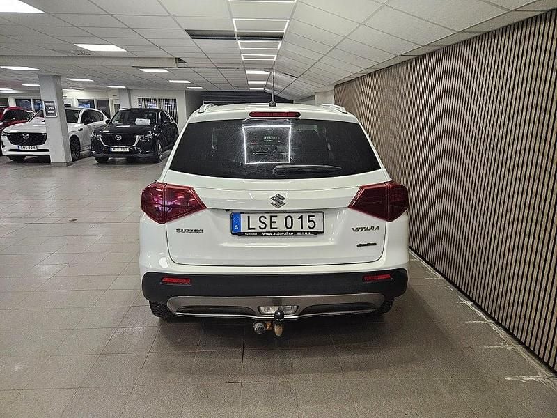 Begagnad Suzuki Vitara 140 HK (102 kW) 2018 Vit SUV