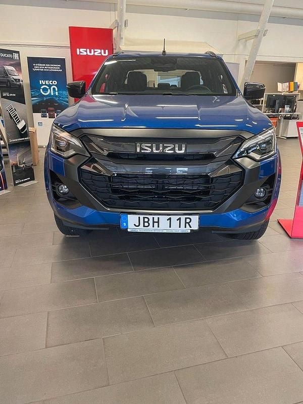 Blå Ny 2024 Isuzu D-Max Pickup | 722 500 kr (Marknadspris) - Bild 1/4