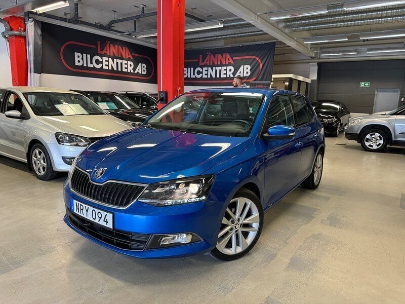 Blå metallic Begagnad 2014 Skoda Fabia Elegance Halvkombi | 79 000 kr (Bra pris) - Bild 1/2