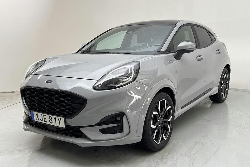 Grå Begagnad 2021 Ford Puma ST-Line | 229 800 kr - Bild 1/4