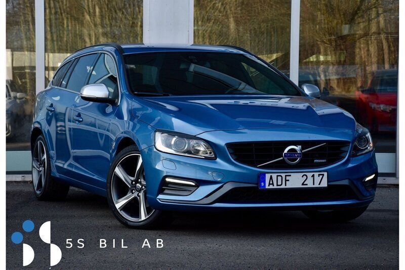 Blå Begagnad 2013 Volvo V60 R-Design Kombi | 189 900 kr (Dyr) - Bild 1/4
