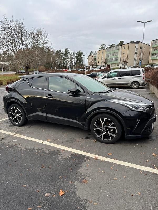 Begagnad Toyota C-HR 122 HK (89 kW) 2021 Svart SUV