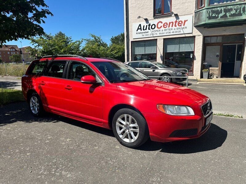 Röd Begagnad 2011 Volvo V70 Kinetic Kombi | 74 000 kr (Bra pris) - Bild 1/2