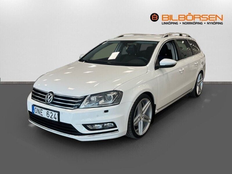 Vit Begagnad 2013 VW Passat R-line Kombi | 129 900 kr (Lite dyr) - Bild 1/4