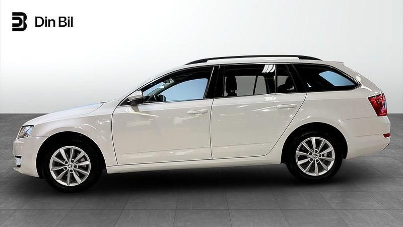 Begagnad Skoda Octavia Ambition 116 HK (85 kW) 2016 Candy white Kombi