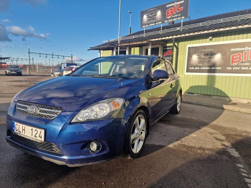 Blå Begagnad 2008 Kia ProCeed 4 Halvkombi | 32 900 kr (Marknadspris) - Bild 1/4