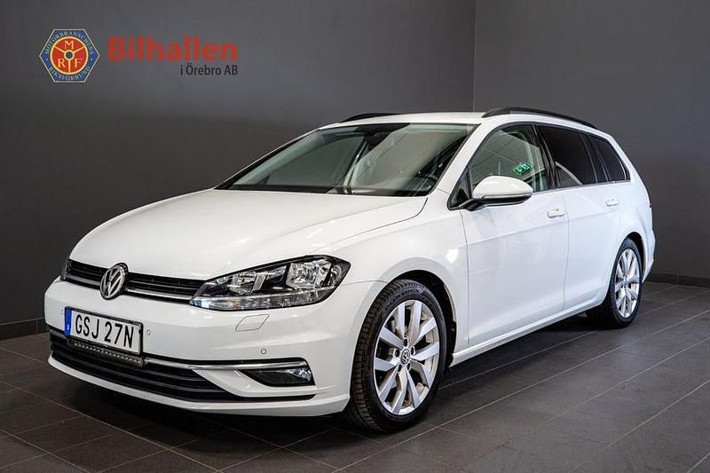 Vit Begagnad 2020 VW Golf VII GT Kombi | 184 900 kr (Bra pris) - Bild 1/4