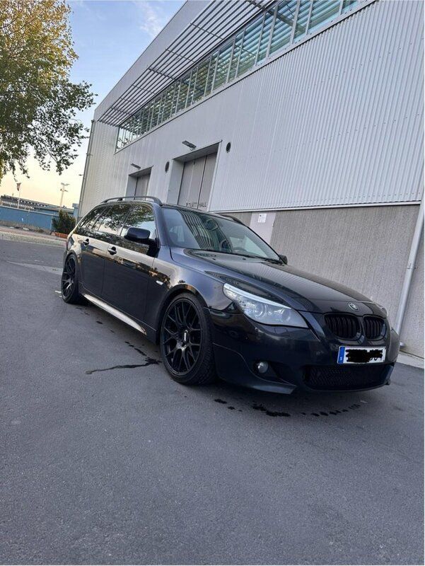 Svart Begagnad 2008 BMW 530 M Sport Kombi | 75 000 kr (Marknadspris) - Bild 1/4