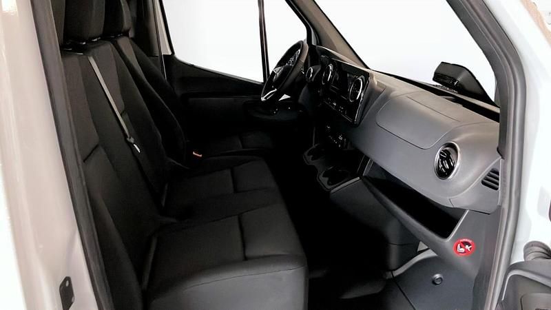 Begagnad Mercedes E-Sprinter 110 kW (150 HK) 2024 Vit Van