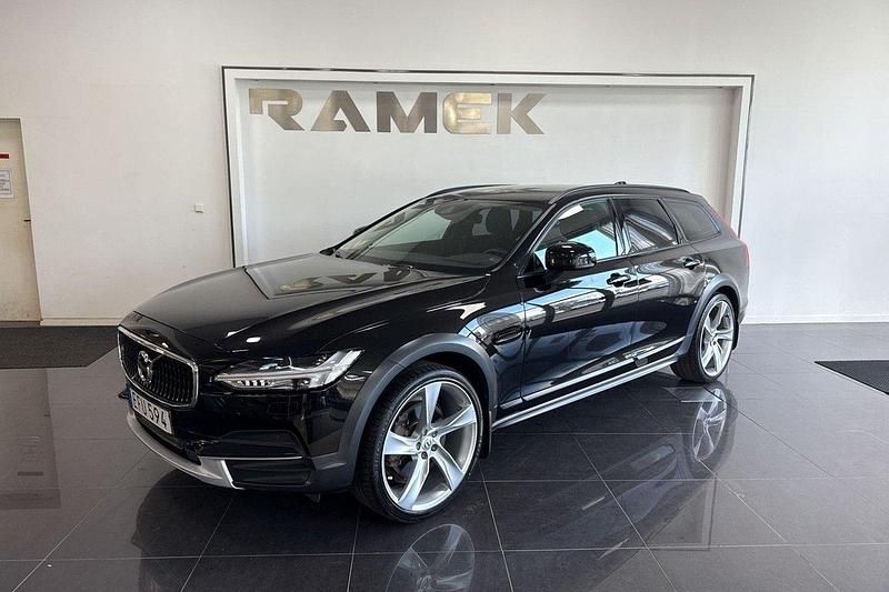 Svart Begagnad 2018 Volvo V90 CC Kombi | 234 000 kr (Bra pris) - Bild 1/4