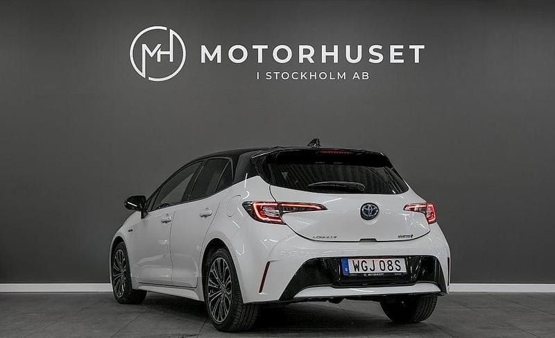 Begagnad Toyota Corolla Hybrid Executive 122 HK (89 kW) 2019 Vit Halvkombi