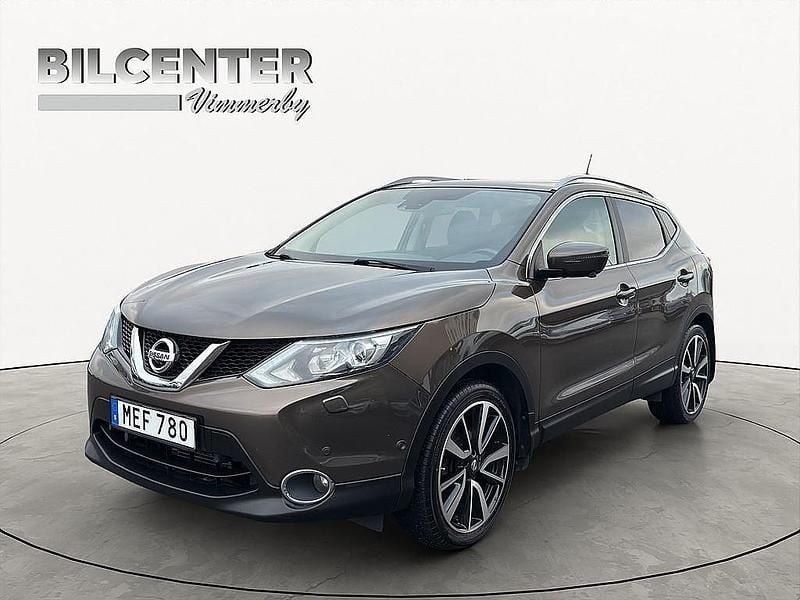 Brun Begagnad 2015 Nissan Qashqai 360º SUV | 125 000 kr (Marknadspris) - Bild 1/4