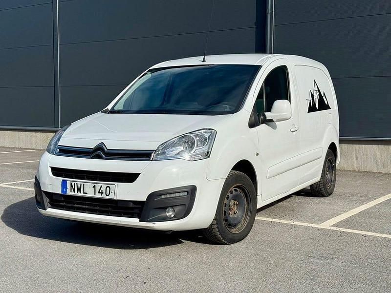 Vit Begagnad 2015 Citroën Berlingo Minibuss | 72 900 kr (Marknadspris) - Bild 1/4