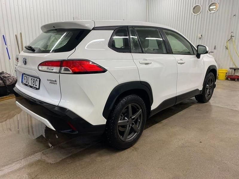 Begagnad Toyota Corolla Cross Active 200 HK (147 kW) 2022 Vit SUV