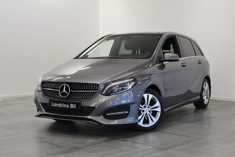 Mörkgrå (grå) Begagnad 2016 Mercedes B200 Urban Minibuss | 179 000 kr (Dyr) - Bild 1/4