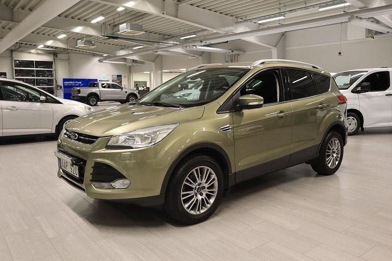 Grön Begagnad 2013 Ford Kuga Titanium SUV | 117 800 kr (Marknadspris) - Bild 1/4