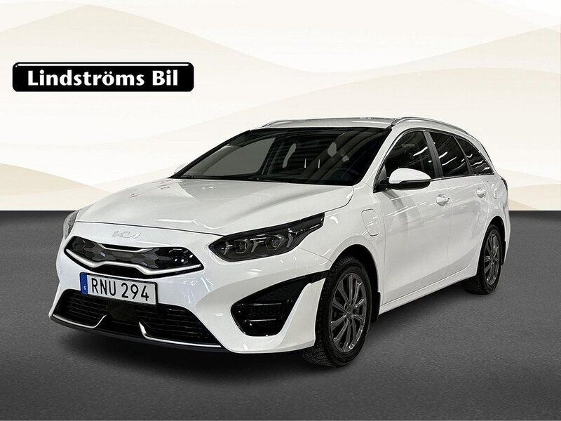 Vit Begagnad 2023 Kia Ceed Sportswagon Advance Kombi | 299 900 kr (Dyr) - Bild 1/4
