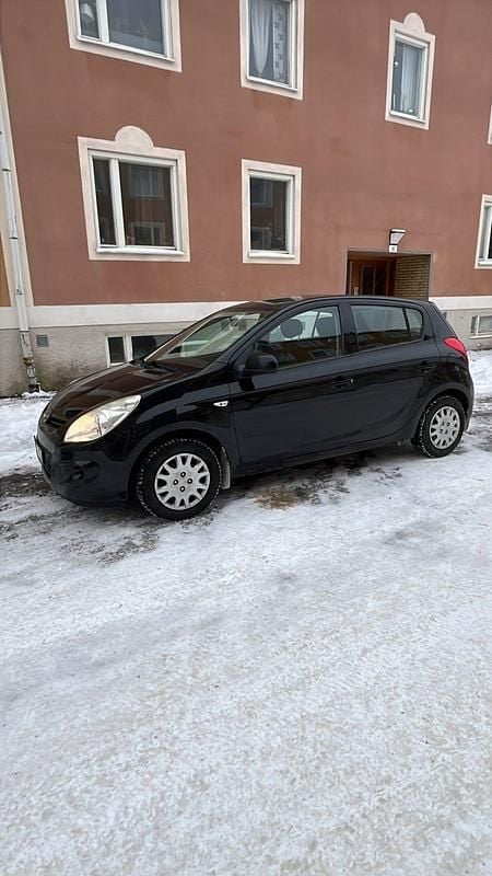 Begagnad 2011 Hyundai i20 Halvkombi | 49 000 kr (Marknadspris) - Bild 1/3