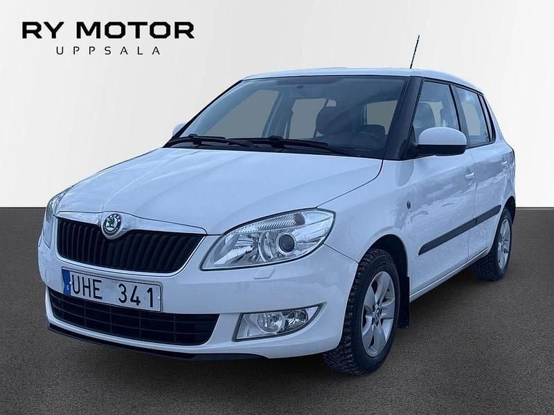 Vit Begagnad 2011 Skoda Fabia Elegance Halvkombi | 42 500 kr (Marknadspris) - Bild 1/4