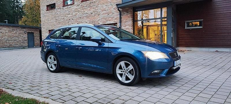 Blå Begagnad 2014 Seat Leon ST Style Kombi | 95 000 kr (Marknadspris) - Bild 1/4
