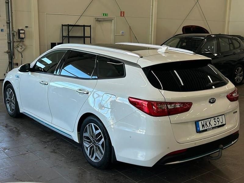 Begagnad Kia Optima Advance 205 HK (150 kW) 2018 Vit Kombi