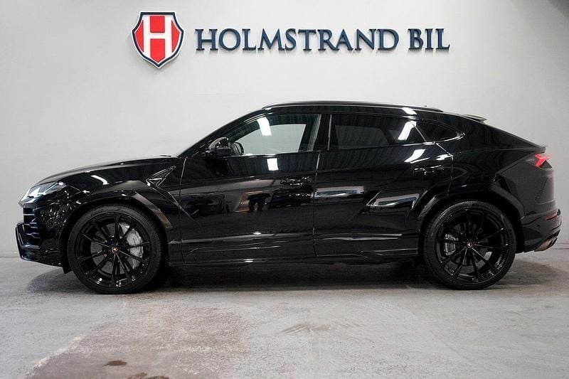 Svart Begagnad 2021 Lamborghini Urus SUV | 2 549 900 kr - Bild 1/4