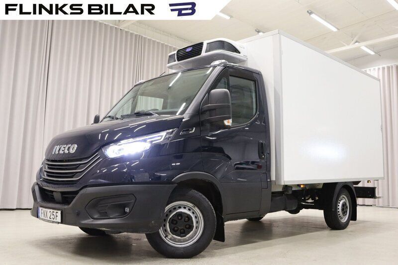 Blå Begagnad 2023 Iveco Daily Van | 419 900 kr (Dyr) - Bild 1/4