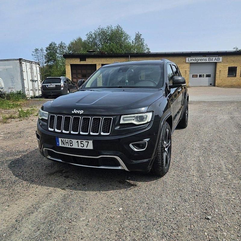 Svart Begagnad 2016 Jeep Grand Cherokee SUV | 165 000 kr (Lite dyr) - Bild 1/4