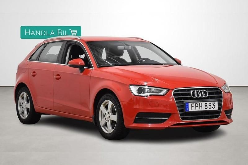 Begagnad Audi A3 Attraction 110 HK (80 kW) 2016 Röd