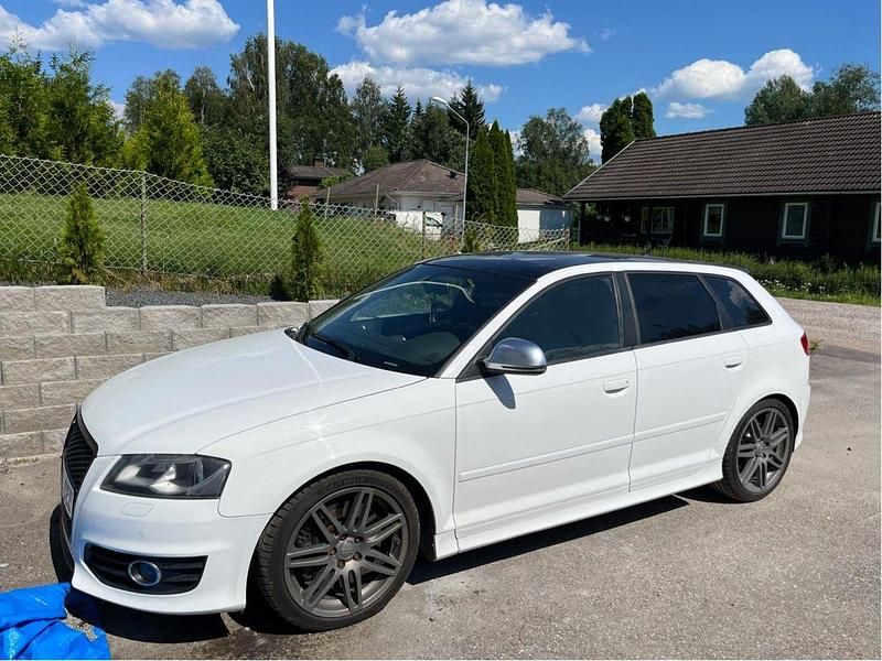 Vit Begagnad 2009 Audi S3 Performance Halvkombi | 110 000 kr - Bild 1/4