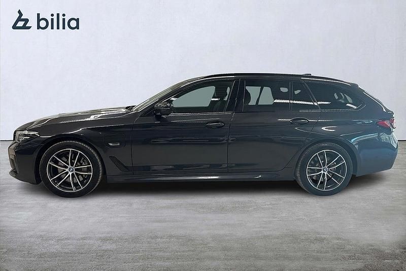 Begagnad BMW 530e M Sport 184 HK (135 kW) 2022 Grå Kombi