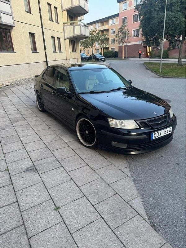 Svart Begagnad 2006 Saab 9-3 Aero Sedan | 55 000 kr (Dyr) - Bild 1/4
