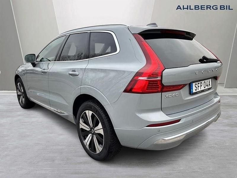 Begagnad Volvo XC60 Plus 355 HK (261 kW) 2024 Grå SUV