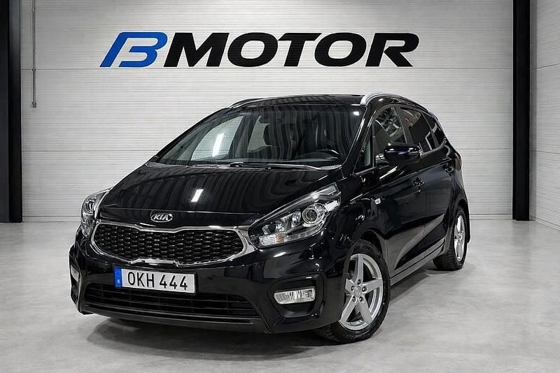 Svart Begagnad 2016 Kia Carens Minibuss | 169 900 kr (Dyr) - Bild 1/4