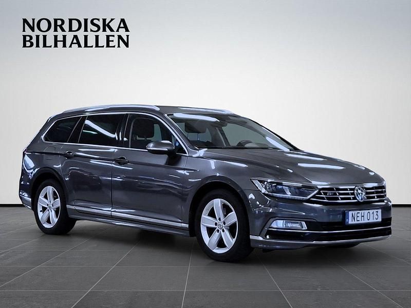 Mörkgrå Begagnad 2016 VW Passat GT Kombi | 129 795 kr (Bra pris) - Bild 1/4