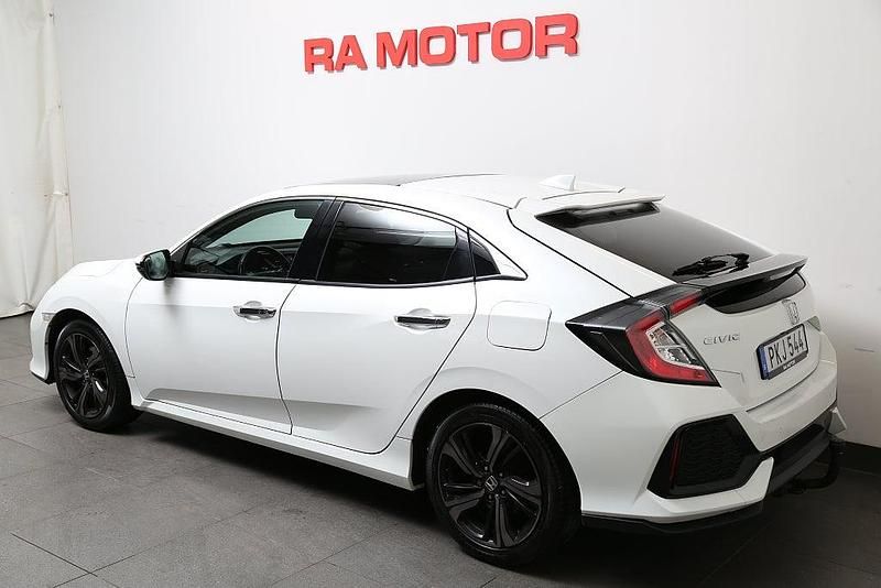 Begagnad Honda Civic 182 HK (133 kW) 2017 Vit Halvkombi