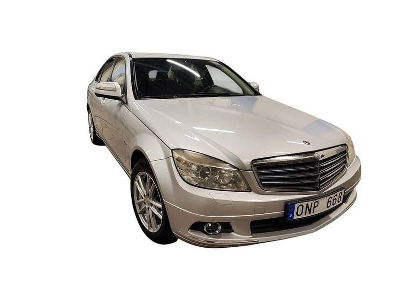 Silver Begagnad 2007 Mercedes C220 Sedan | 42 900 kr (Marknadspris) - Bild 1/4