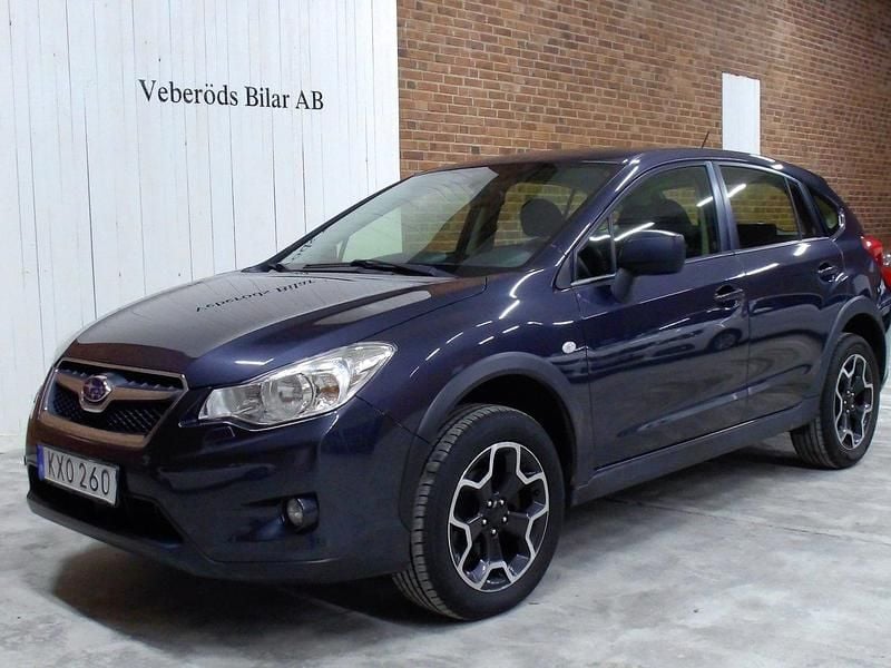 Mörkgrå Begagnad 2015 Subaru XV SUV | 117 900 kr (Marknadspris) - Bild 1/4