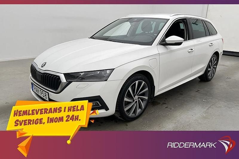 Vit Begagnad 2022 Skoda Octavia Style Kombi | 268 800 kr (Marknadspris) - Bild 1/3