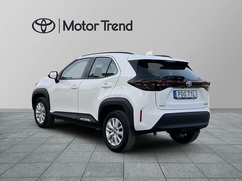 Begagnad Toyota Yaris Hybrid Active 117 HK (86 kW) 2023 Vit