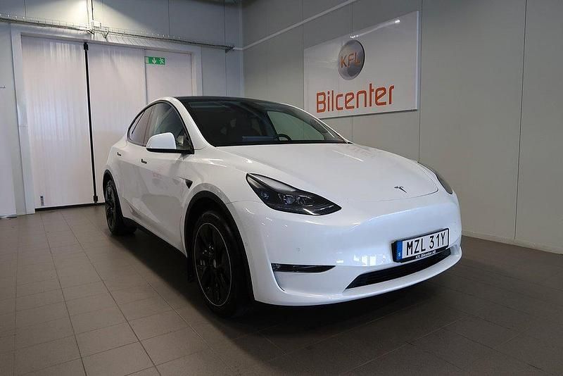 Vit Begagnad 2022 Tesla Model Y Long Range AWD SUV | 399 900 kr (Marknadspris) - Bild 1/4