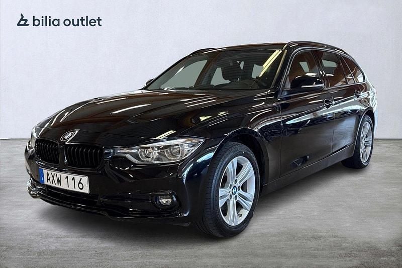 Svart Begagnad 2019 BMW 320 Sport Line Kombi | 219 900 kr (Superpris) - Bild 1/3