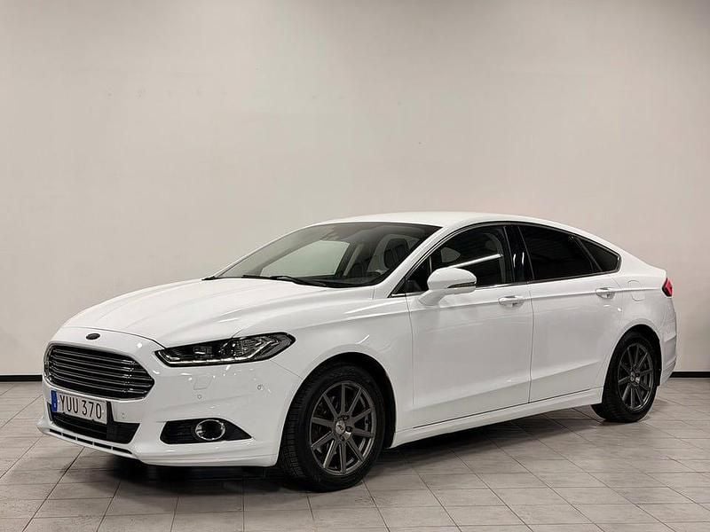Begagnad Ford Mondeo 180 HK (132 kW) 2017 Vit Halvkombi