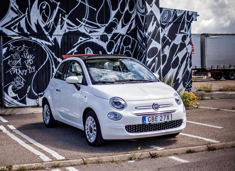 Vit Begagnad 2021 Fiat 500 Lounge Cab | 135 000 kr (Marknadspris) - Bild 1/4